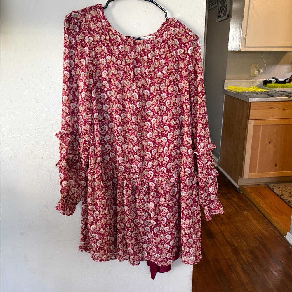 American Eagle Outfitters Red and White Floral Top